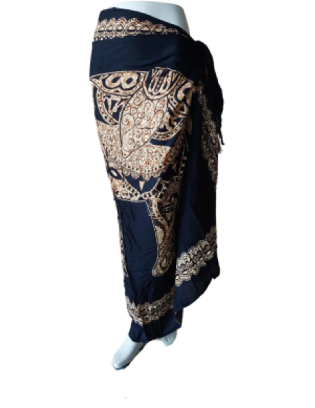 Sarong - 022 - Olifant beige op zwart van Om Namaste - Pareo Saunadoek Wikkeljurk - Image 2