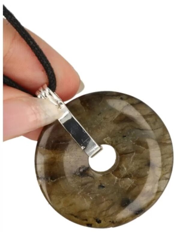 Labradoriet donuthanger 40 mm aan koord - Image 3