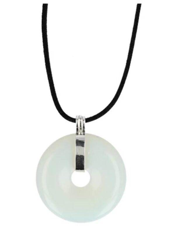 Opaliet donuthanger 40 mm aan koord (synth)