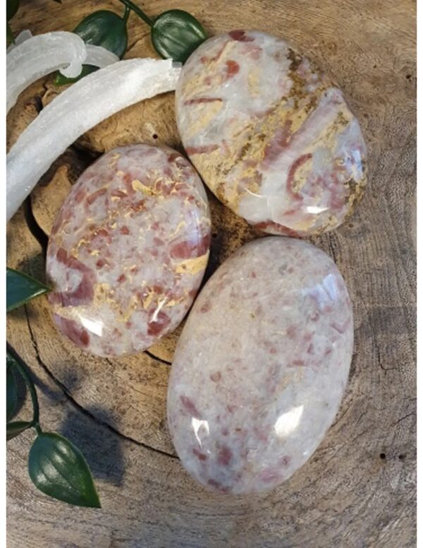 Calciet Strawberry handsteen - Image 4