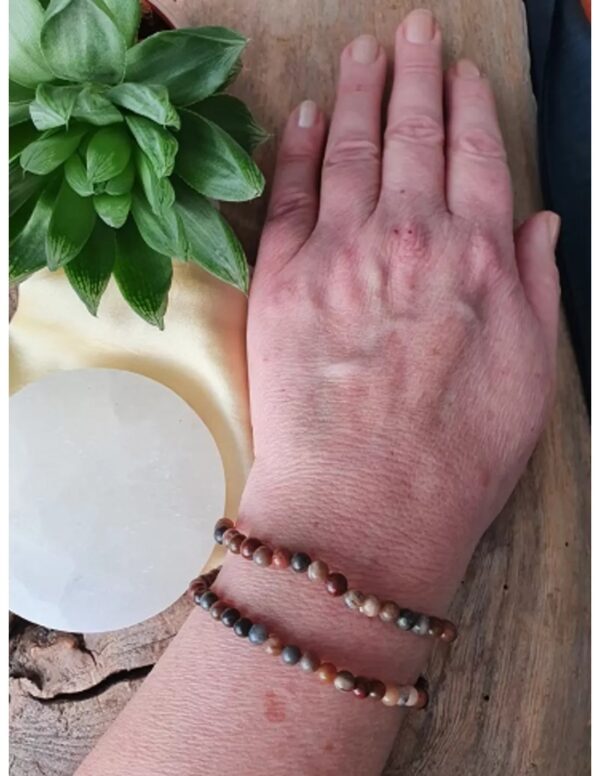 Versteend hout kralenarmband 4 mm - Image 4