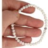 Howliet wit kralenarmband 4 mm - Image 3