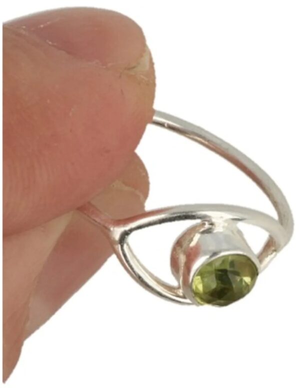Peridoot facet smalle ring in zilver - Image 3