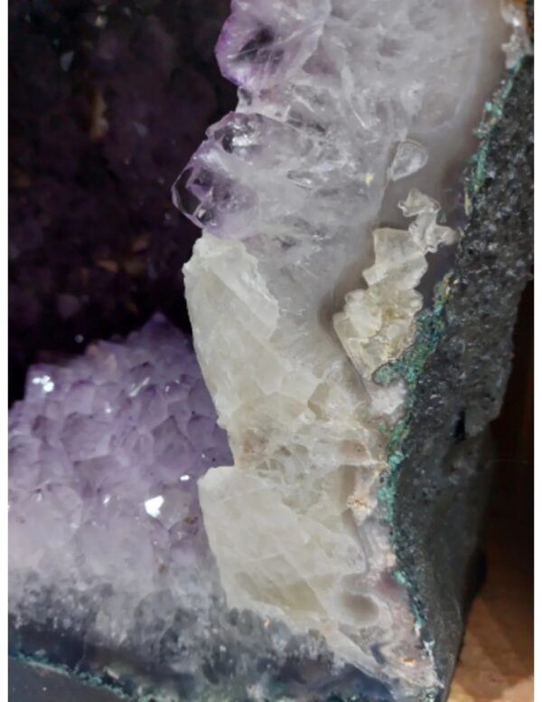 Amethist geode nr.005 - Image 4
