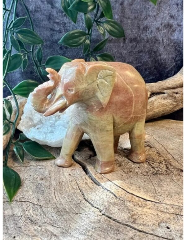 Speksteen olifant groen 8 cm - Image 4