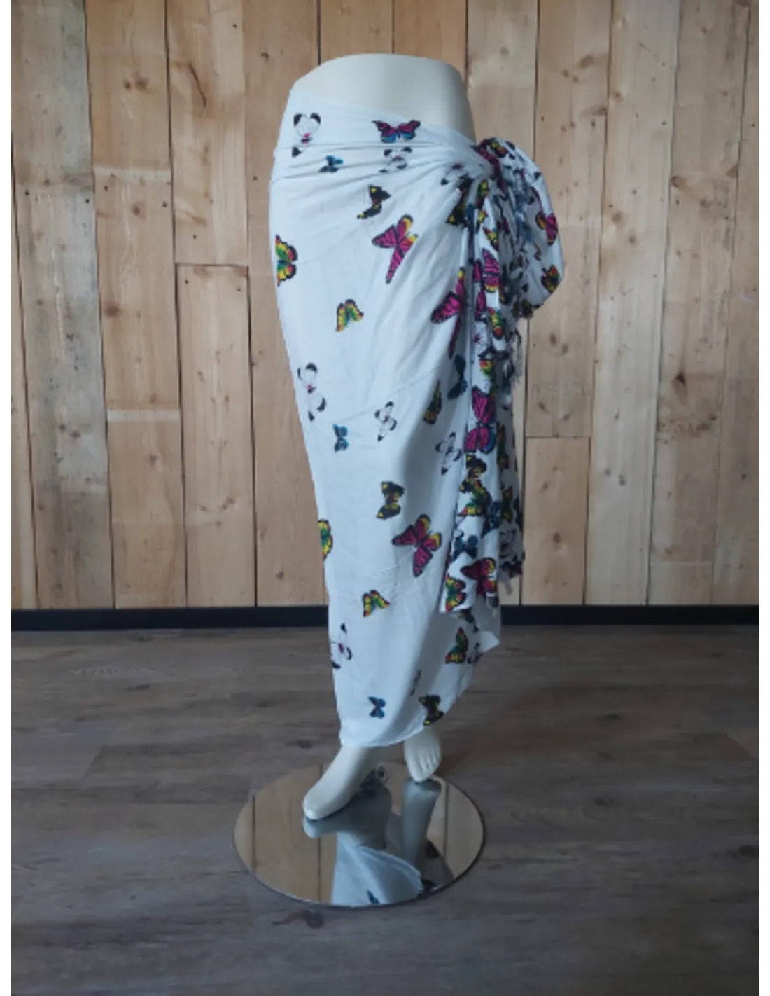 Sarong - 009 - Kleine vlinders wit van Om Namaste - Pareo Saunadoek Wikkeljurk - Image 3